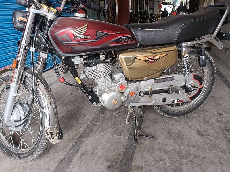 Honda 125 self start for sale in good condition 9