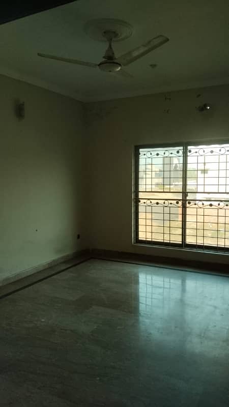 1 kanal full house available for rent in DHA 11 rahbar 4