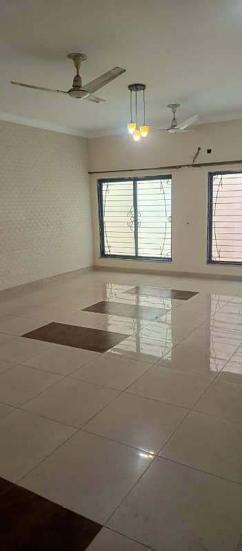 1 kanal full house available for rent in Valencia Town lahore 4