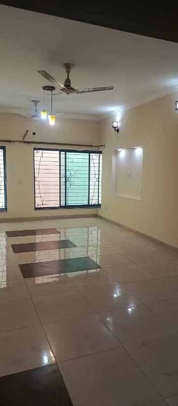 1 kanal full house available for rent in Valencia Town lahore 9