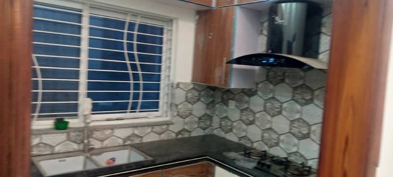 10 Marla upper portion for rent in Valencia Town lahore 1