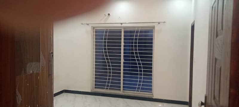 10 Marla upper portion for rent in Valencia Town lahore 2