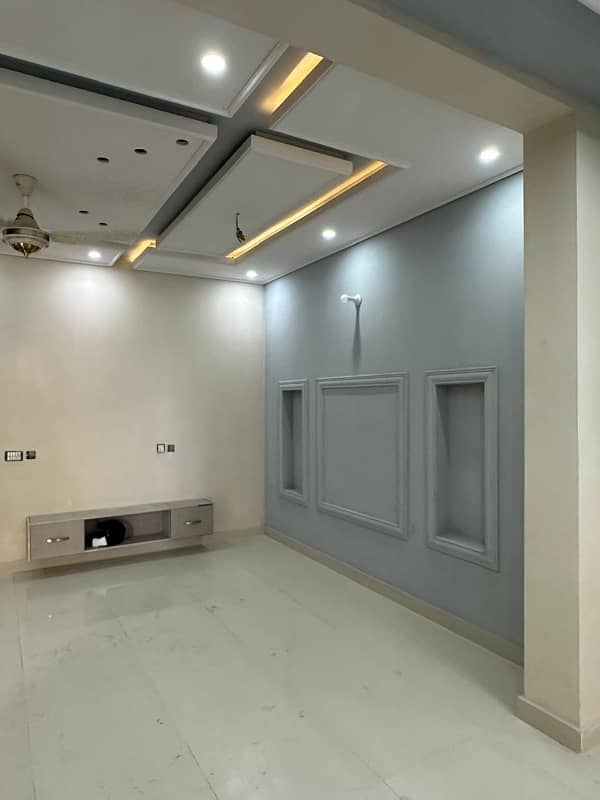 1 kanal upper portion for rent in Valencia Town lahore 2