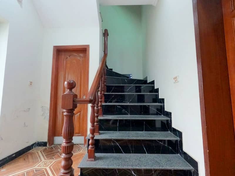 Unoccupied House Of 1 Kanal Is Available For sale In NFC 1 21