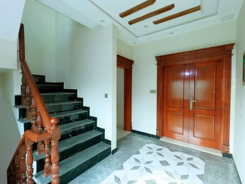 Unoccupied House Of 1 Kanal Is Available For sale In NFC 1 23