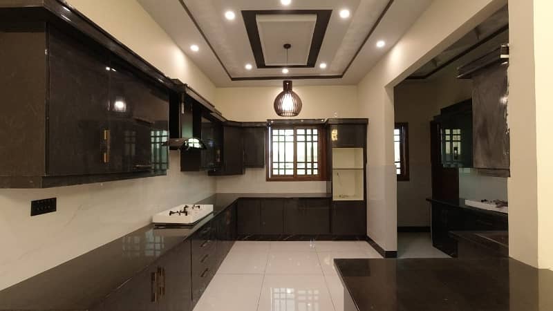 Tripple Storey 240 Square Yards House For sale In Gulshan-e-Iqbal - Block 2 Karachi 10