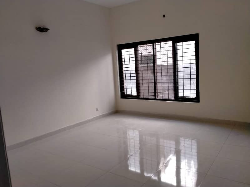 1 Kanal Lower Portion 3 Bed Original Picture For Rent 0