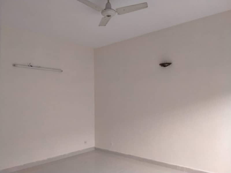 1 Kanal Lower Portion 3 Bed Original Picture For Rent 7