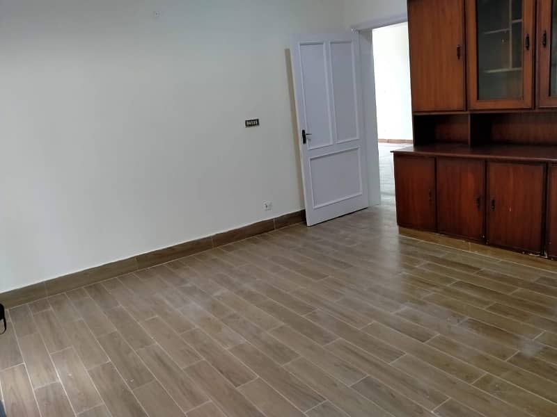 1 Kanal Lower Portion 3 Bed Original Picture For Rent 12