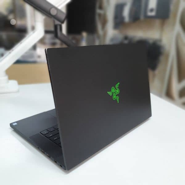 RAZER BLADE RZ09-02 CORE i7  8TH GEN 16GB RAM, 512GB SSD, 143hz displa 0