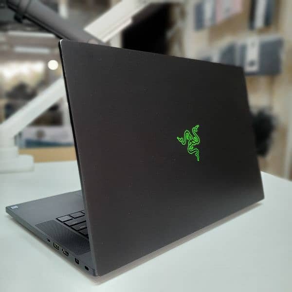 RAZER BLADE RZ09-02 CORE i7  8TH GEN 16GB RAM, 512GB SSD, 143hz displa 2