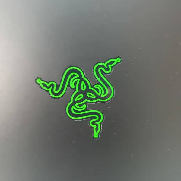 RAZER BLADE RZ09-02 CORE i7  8TH GEN 16GB RAM, 512GB SSD, 143hz displa 3