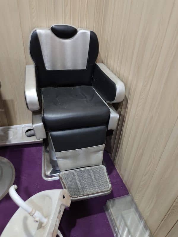 two chair salon 0