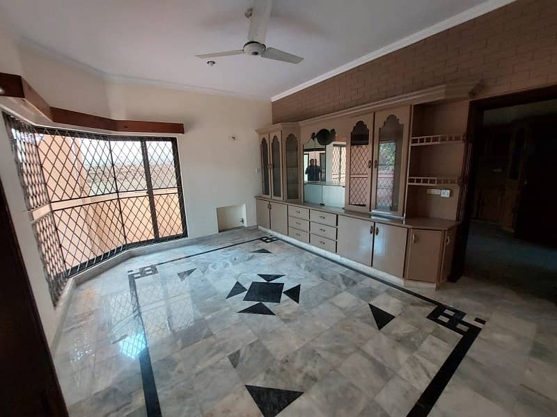 23 Marla  Portion  For Rent In DHA Phase 4 3 Bed, 3 Bathroom 3