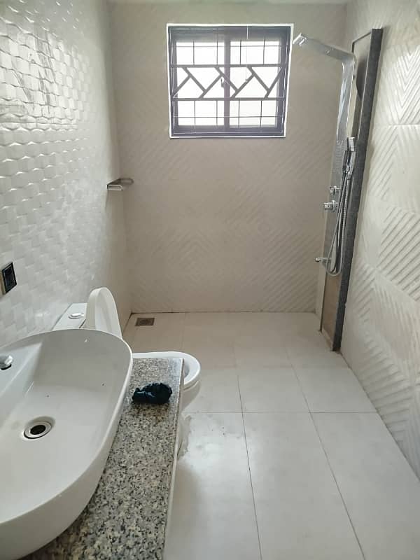 Exquisite 10 Marla Modern House For Sale In DHA Phase 7 10