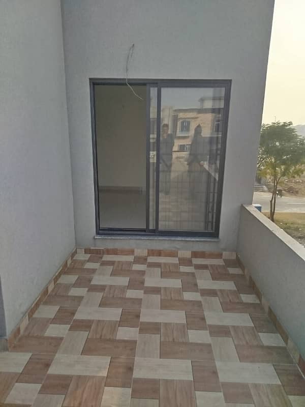 Exquisite 10 Marla Modern House For Sale In DHA Phase 7 23