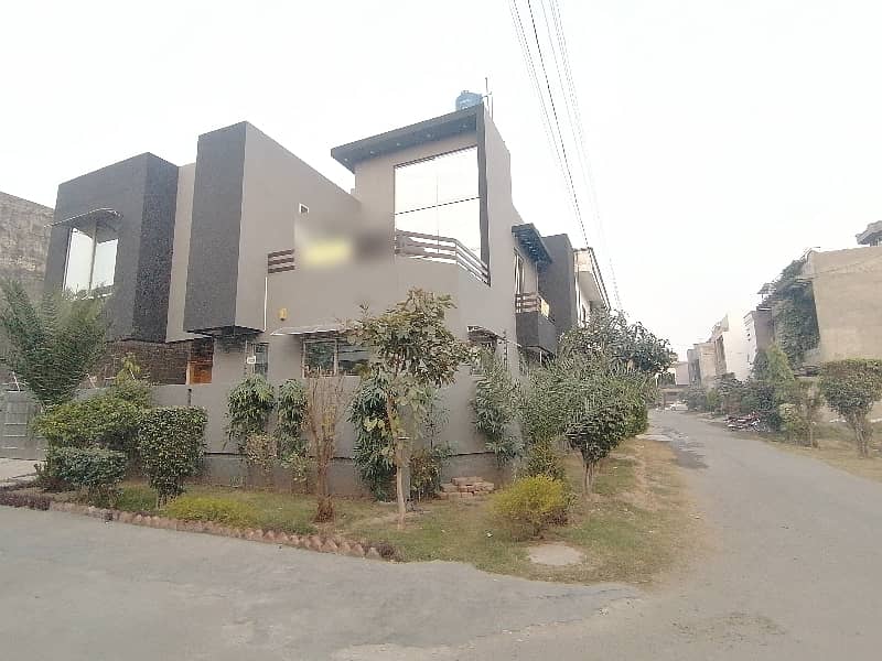 Get An Attractive Corner House In Lahore Under Rs. 40000000 1