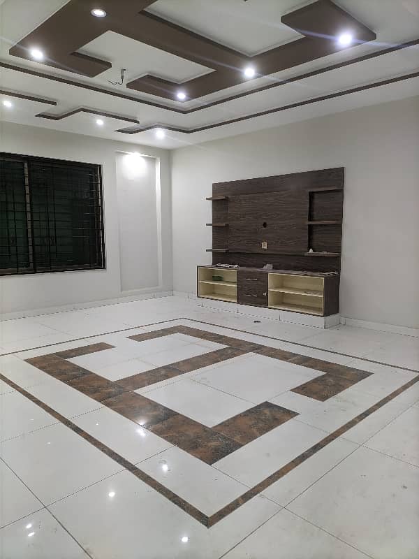 15 Marla used house for sale in model town 8