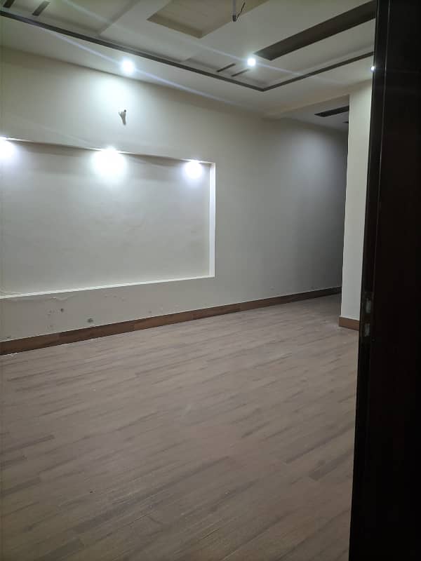 15 Marla used house for sale in model town 11