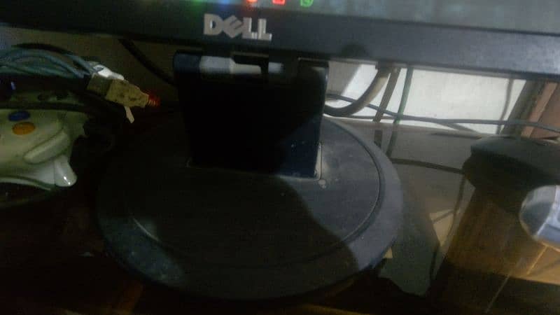 dell monitor very good condition 3