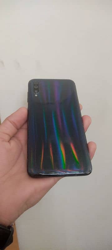 SAMSUNG GALAXY A70 | 8 GB - 128GB 1