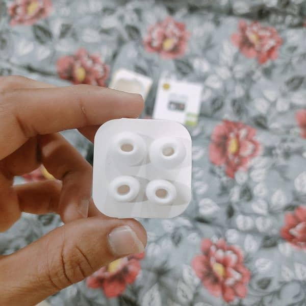 airpods A9 pro with silicone case full box ha 6