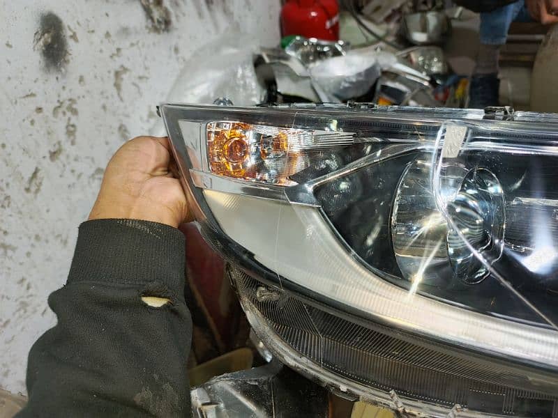 Honda BRV Headlight 0