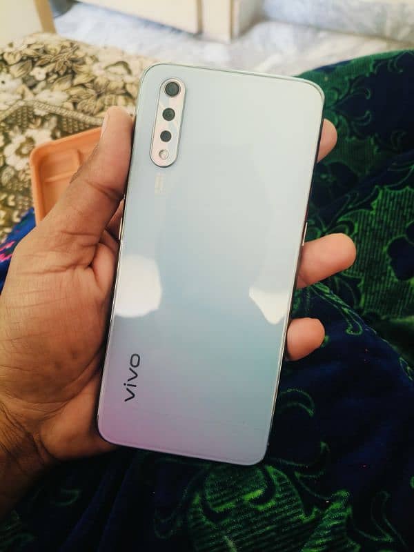 vivo s1 8/256 5