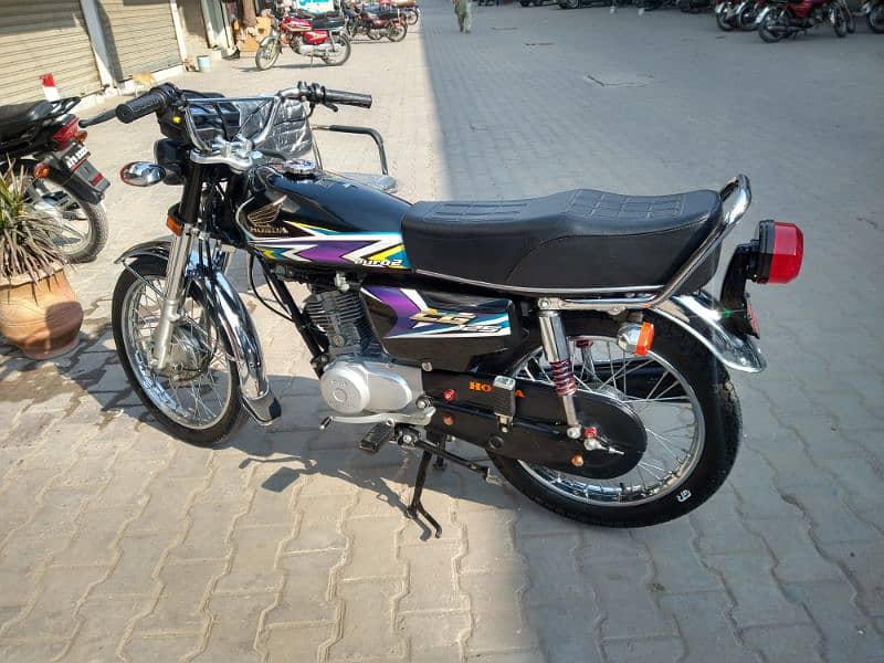 honda cg 125 2020 black 1