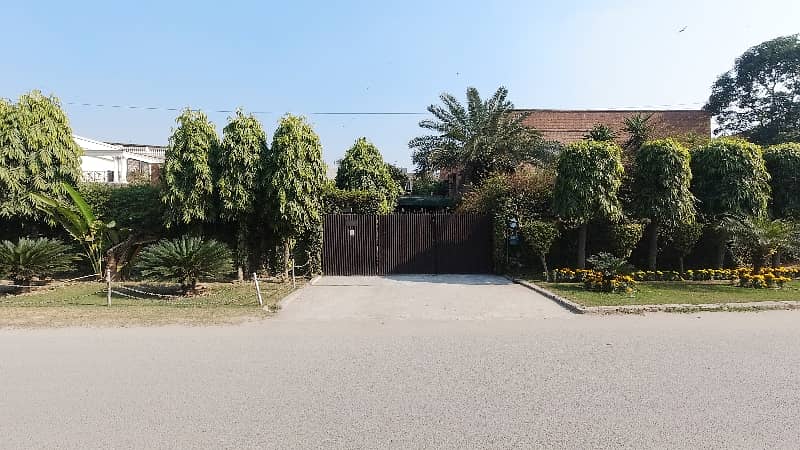 Get An Attractive Prime Location House In Lahore Under Rs. 260000000 1