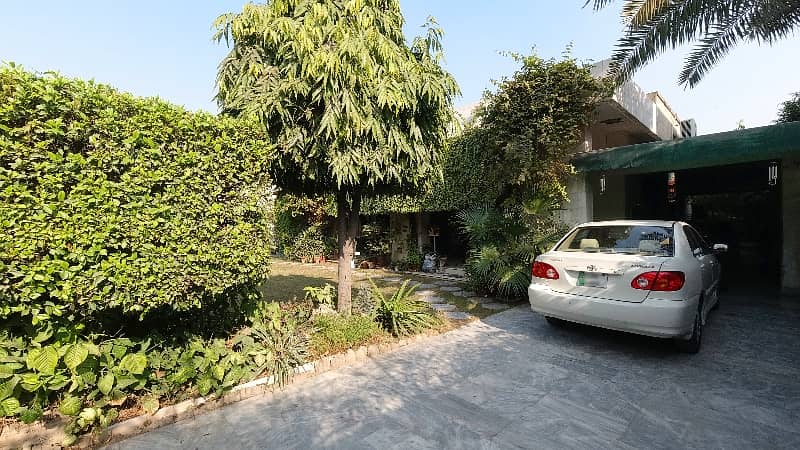 Get An Attractive Prime Location House In Lahore Under Rs. 260000000 5