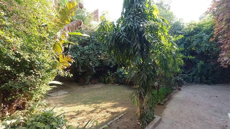 Get An Attractive Prime Location House In Lahore Under Rs. 260000000 7