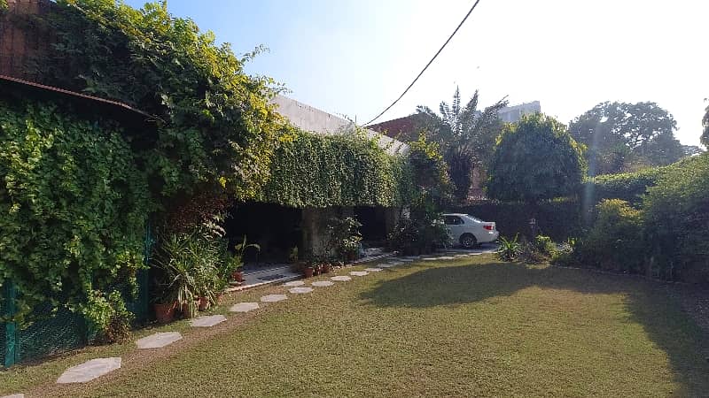 Get An Attractive Prime Location House In Lahore Under Rs. 260000000 9