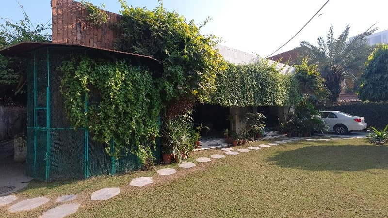 Get An Attractive Prime Location House In Lahore Under Rs. 260000000 11