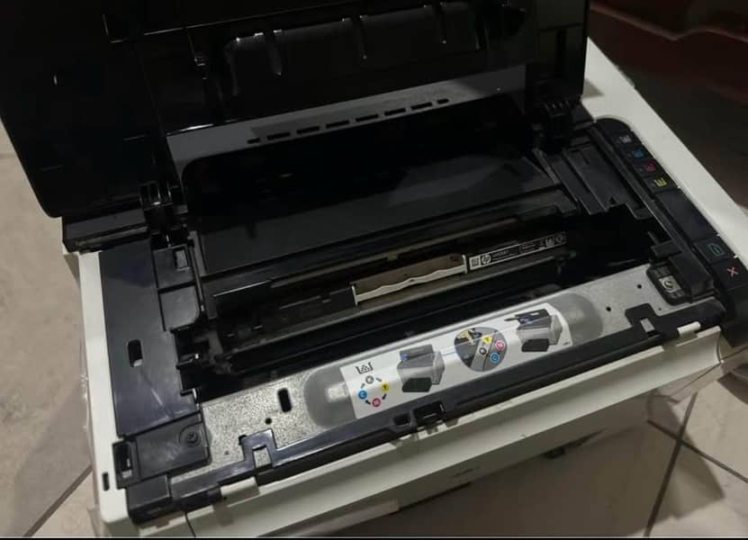 HP laserjet CP 1025 color printer for sale urgent 2