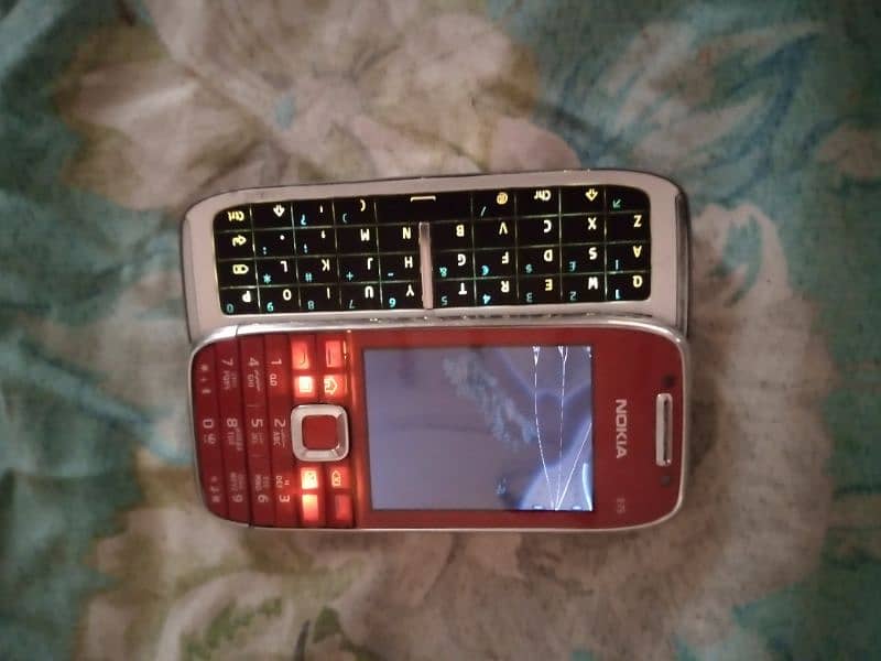 Nokia E75 lcd tuti hui hai condition ap ke samne hai jo 3