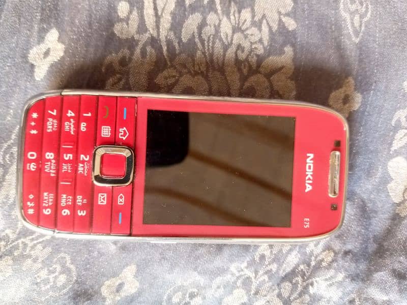 Nokia E75 lcd tuti hui hai condition ap ke samne hai jo 0