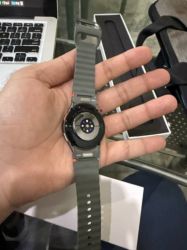 Galaxy Watch 7 Box Opened 40mm Green 1