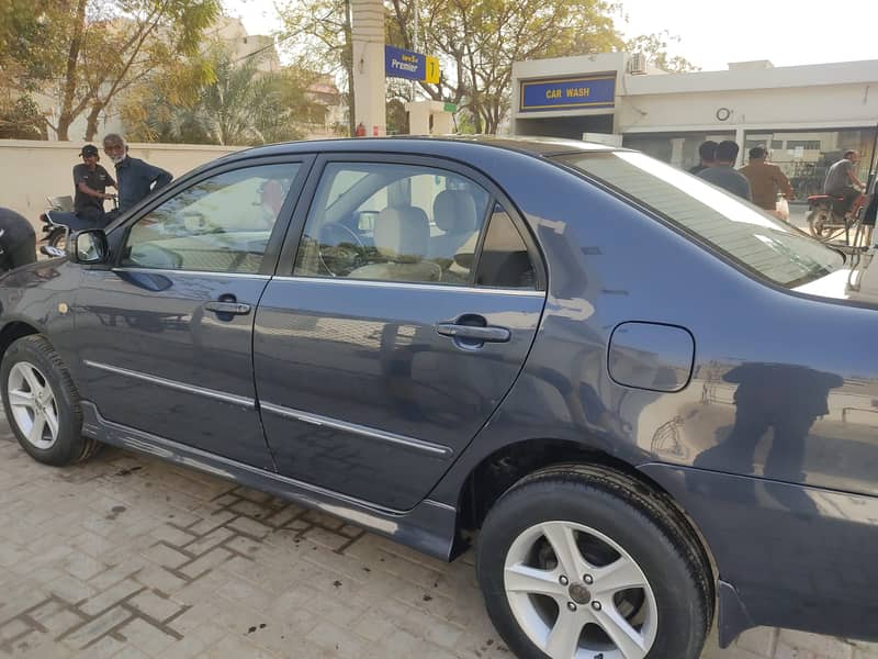 Toyota Corolla Altis 2005 4