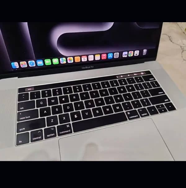 MACBOOK PRO 2017 TOUCH BAR 15INCH 2