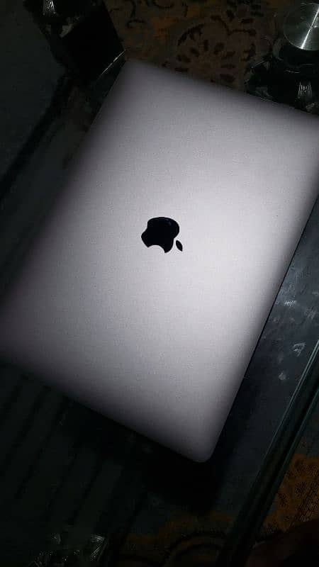 MacBook Pro 2017 13 Inch 0