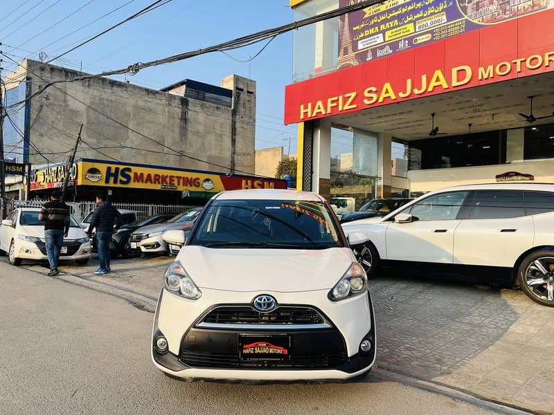 Toyota Sienta 2015 0