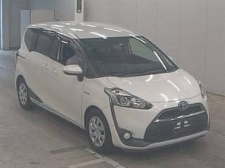 Toyota Sienta 2015 10