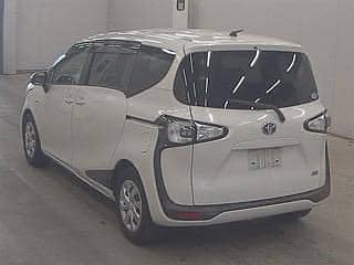 Toyota Sienta 2015 11