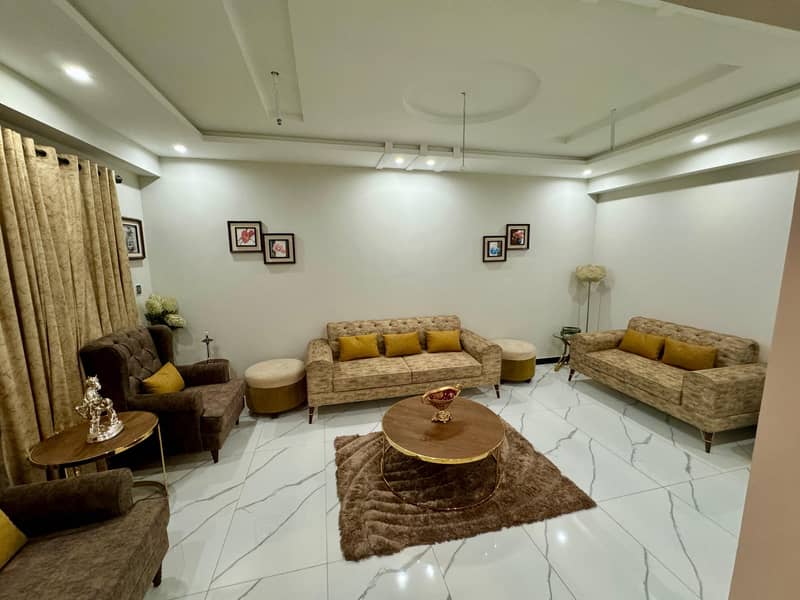 Spacious Flat Is Available For sale In Ideal Location Of Bahria Town Phase 7 4