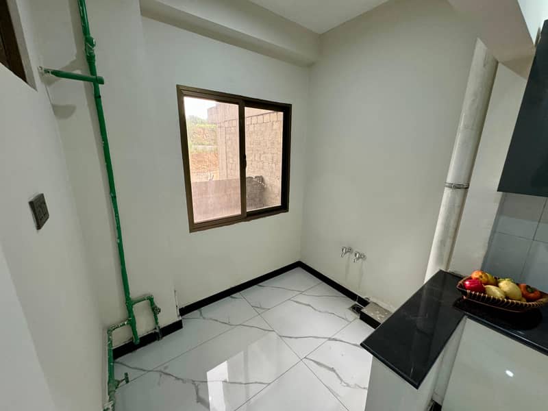 Spacious Flat Is Available For sale In Ideal Location Of Bahria Town Phase 7 22