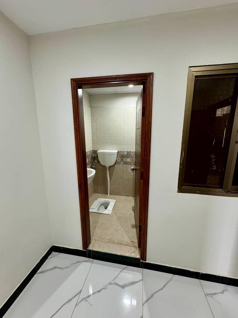 Spacious Flat Is Available For sale In Ideal Location Of Bahria Town Phase 7 28