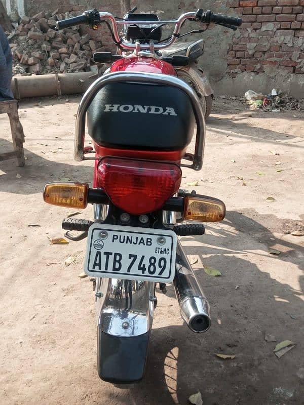 Honda CD 70 2022 best bike 3