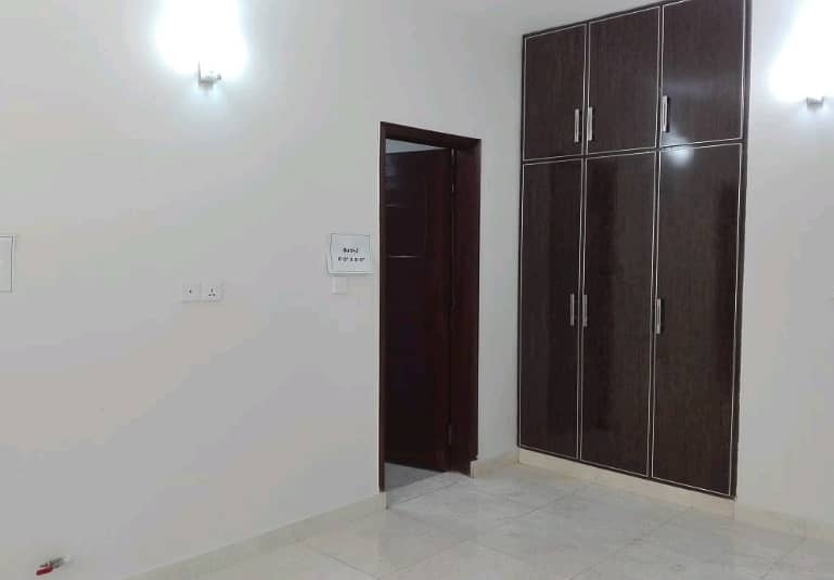 Ideal Flat For rent In Askari 11 - Sector B 0