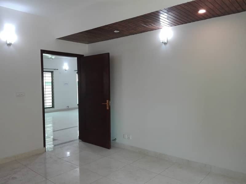 12 Marla Flat For rent In Askari 11 - Sector B Lahore In Only Rs. 90000 9